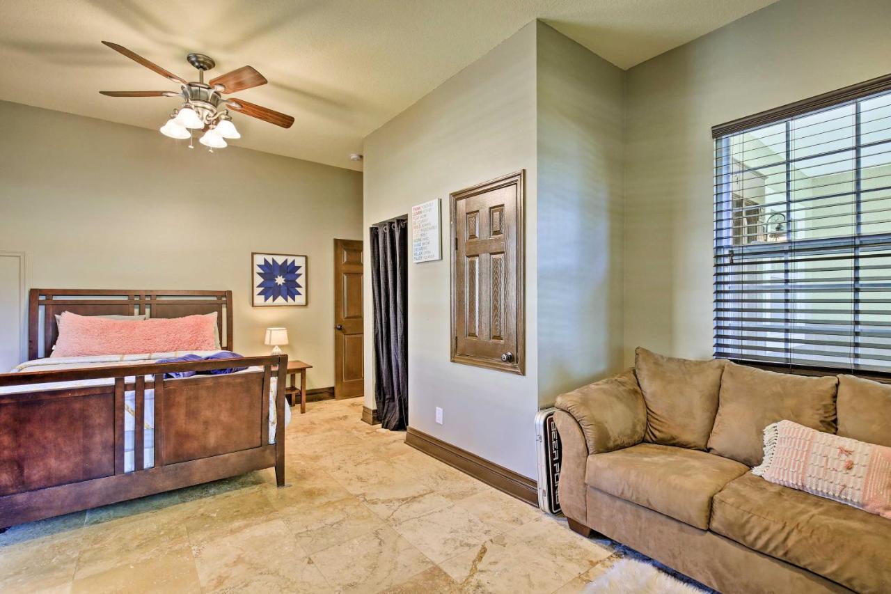 Tampa Oasis With Pool About 7 Mi To Busch Gardens! Villa Bagian luar foto