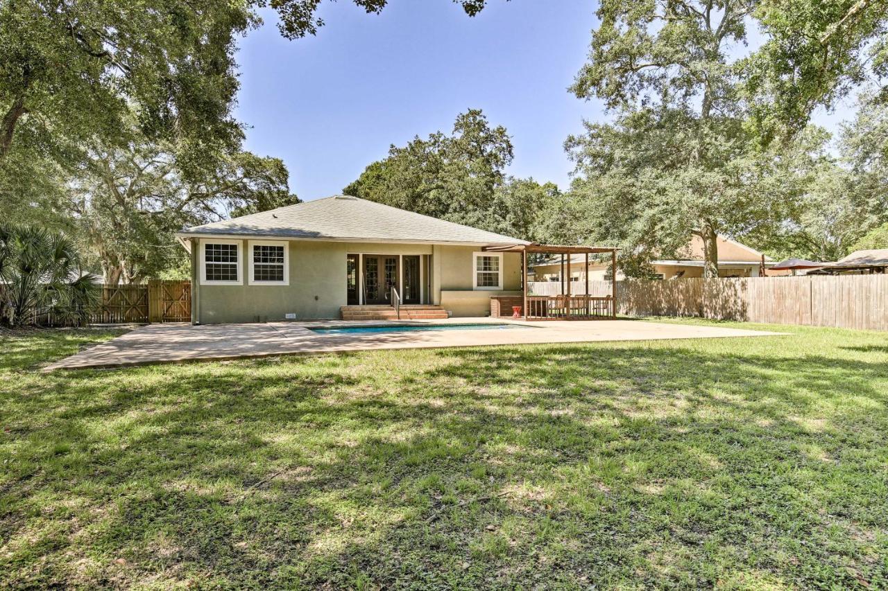 Tampa Oasis With Pool About 7 Mi To Busch Gardens! Villa Bagian luar foto