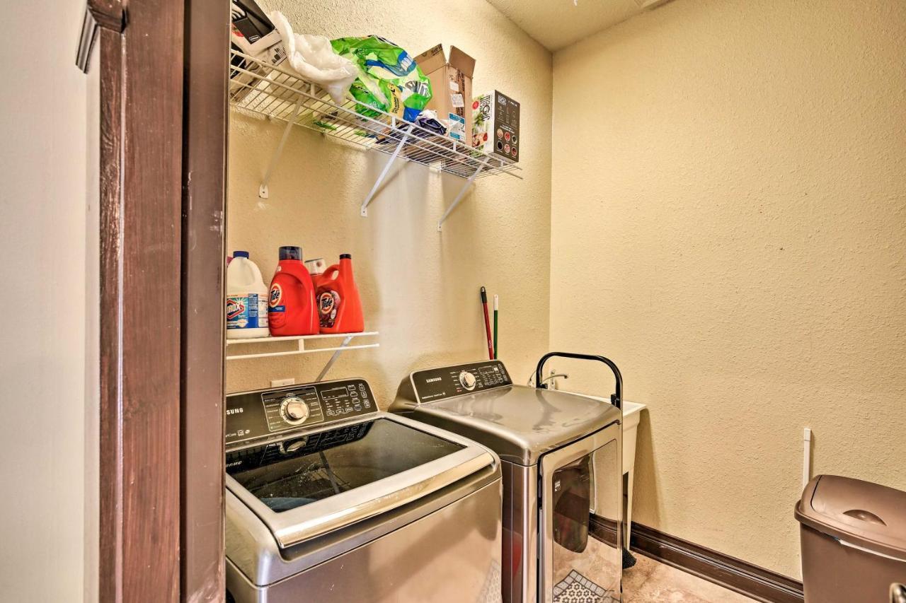 Tampa Oasis With Pool About 7 Mi To Busch Gardens! Villa Bagian luar foto