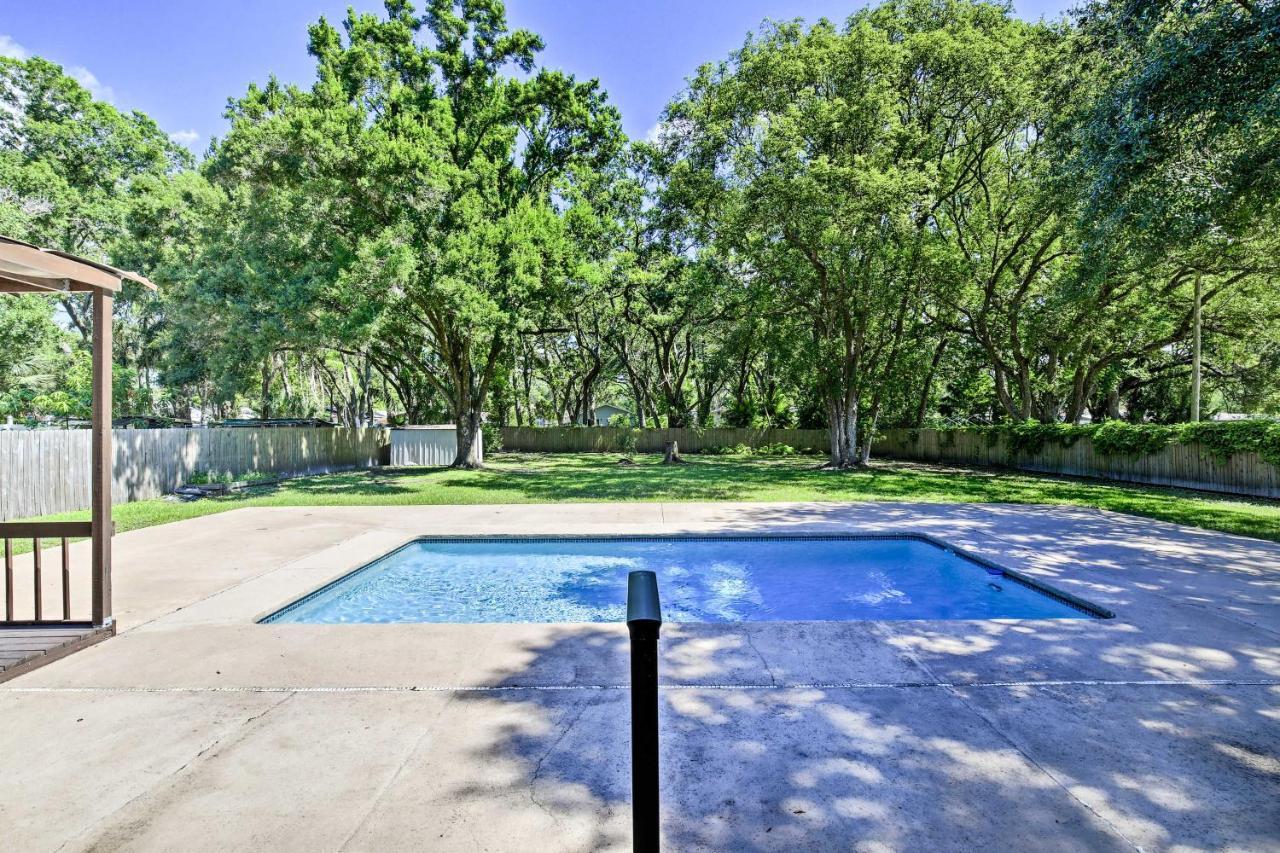 Tampa Oasis With Pool About 7 Mi To Busch Gardens! Villa Bagian luar foto