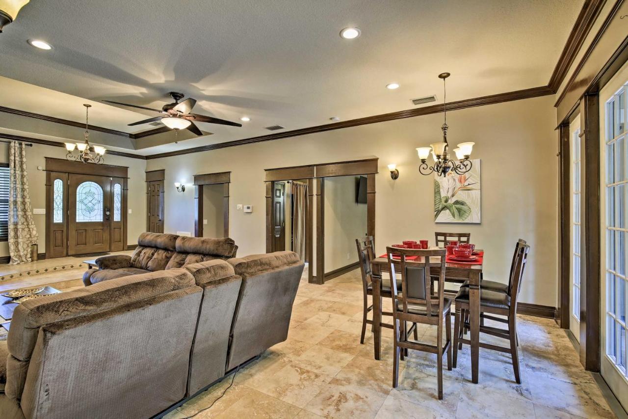 Tampa Oasis With Pool About 7 Mi To Busch Gardens! Villa Bagian luar foto