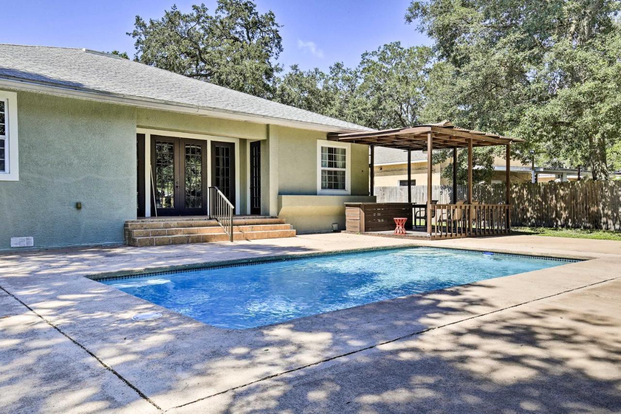 Tampa Oasis With Pool About 7 Mi To Busch Gardens! Villa Bagian luar foto